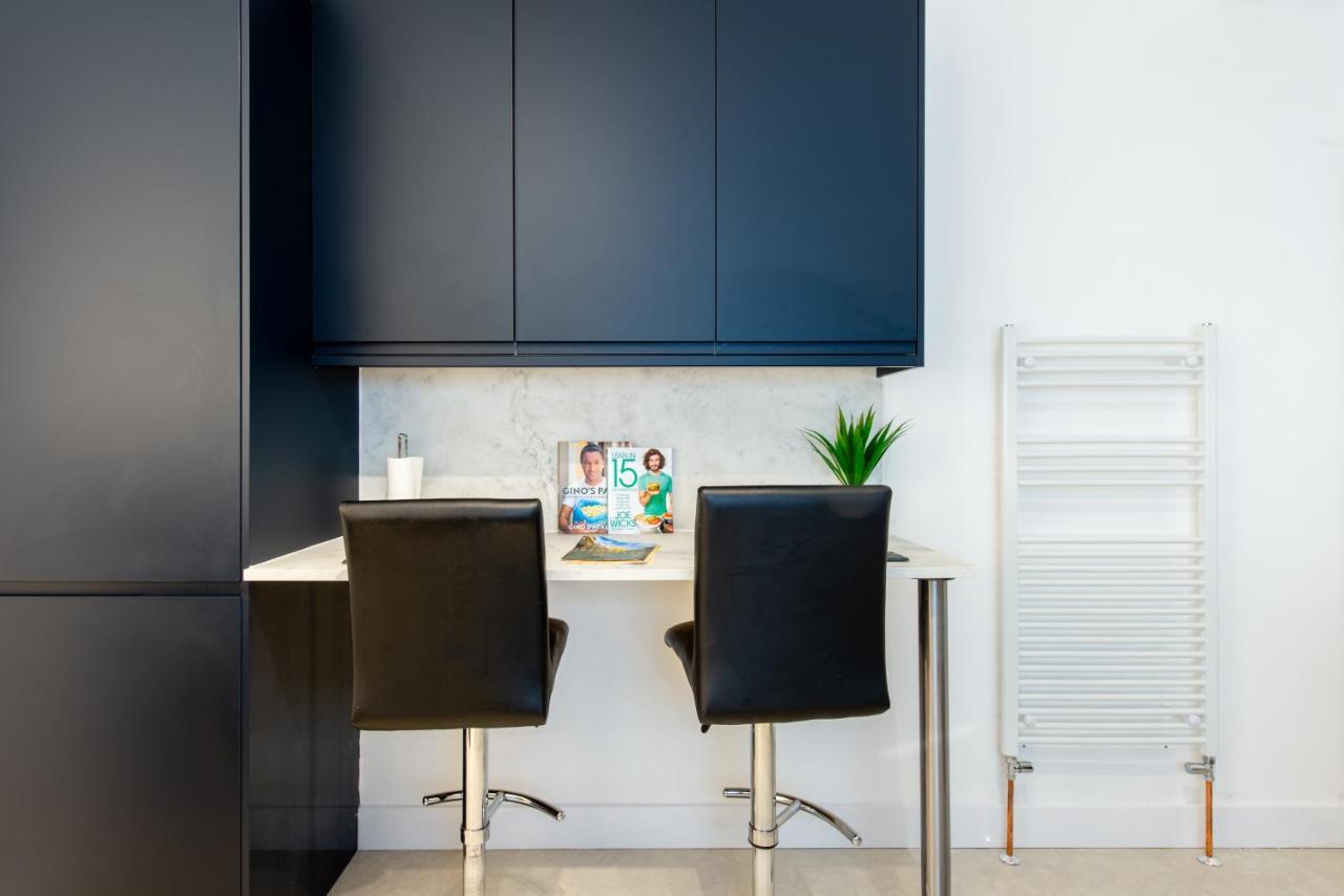 Luxe Maisonette- Parking, 4K Tvs, Leds, Local Snacks And More! Bath Bagian luar foto