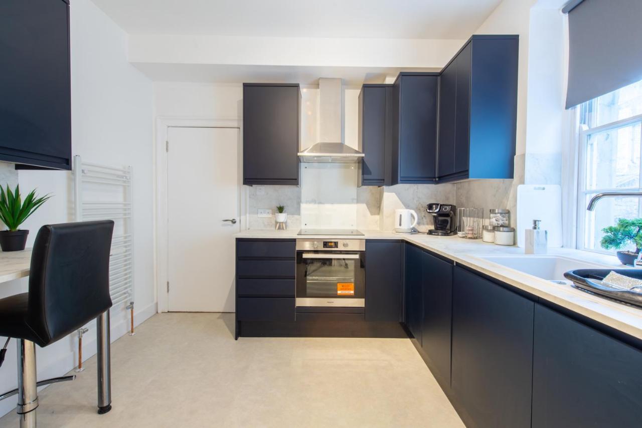 Luxe Maisonette- Parking, 4K Tvs, Leds, Local Snacks And More! Bath Bagian luar foto
