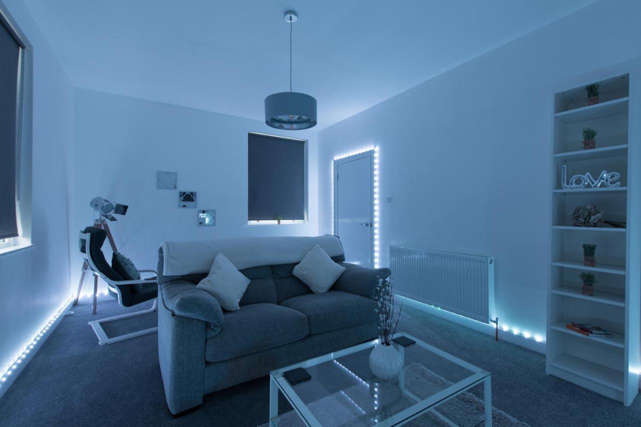 Luxe Maisonette- Parking, 4K Tvs, Leds, Local Snacks And More! Bath Bagian luar foto