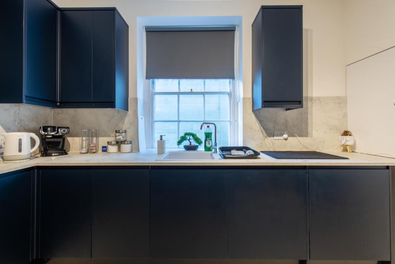 Luxe Maisonette- Parking, 4K Tvs, Leds, Local Snacks And More! Bath Bagian luar foto