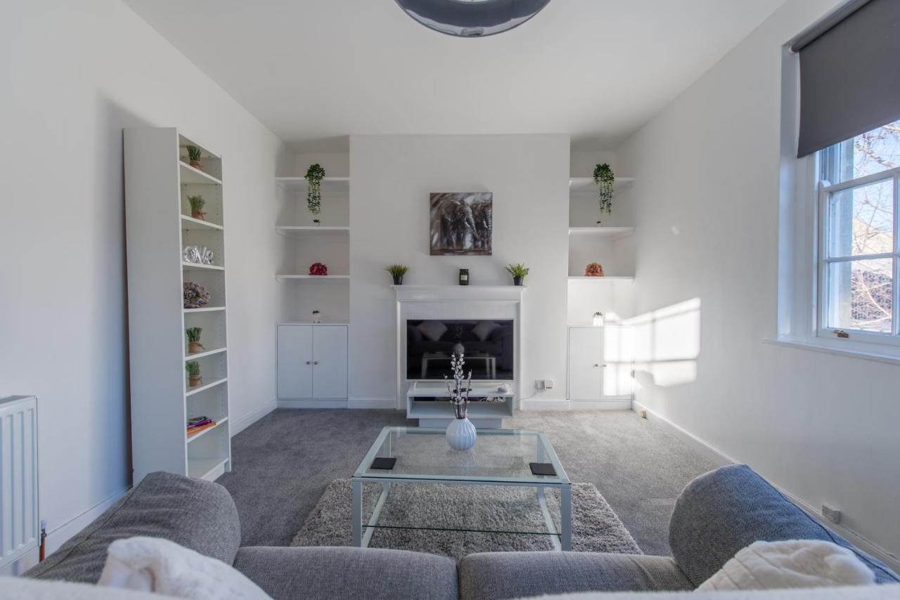Luxe Maisonette- Parking, 4K Tvs, Leds, Local Snacks And More! Bath Bagian luar foto