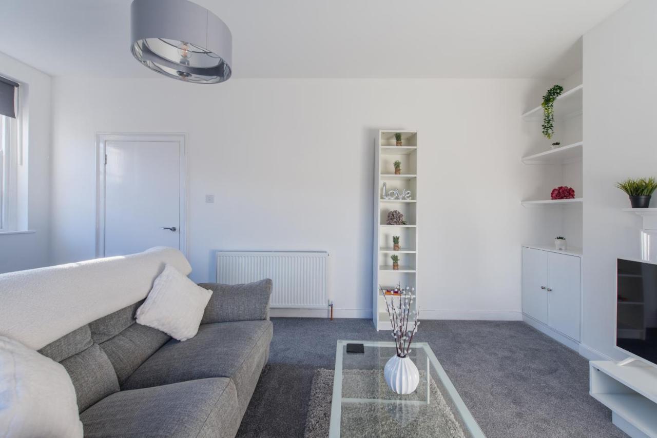 Luxe Maisonette- Parking, 4K Tvs, Leds, Local Snacks And More! Bath Bagian luar foto